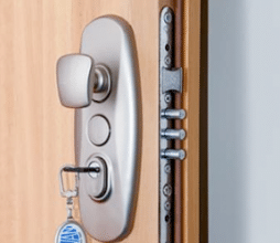 Bezpečnostní dveře Kavan Mul-T-Lock