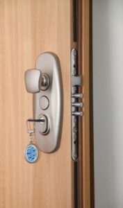 Kování dveří Kavan Mul-T-Lock